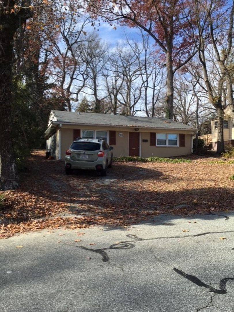 House for rent at 912 Englewood St, Greensboro, NC 27403