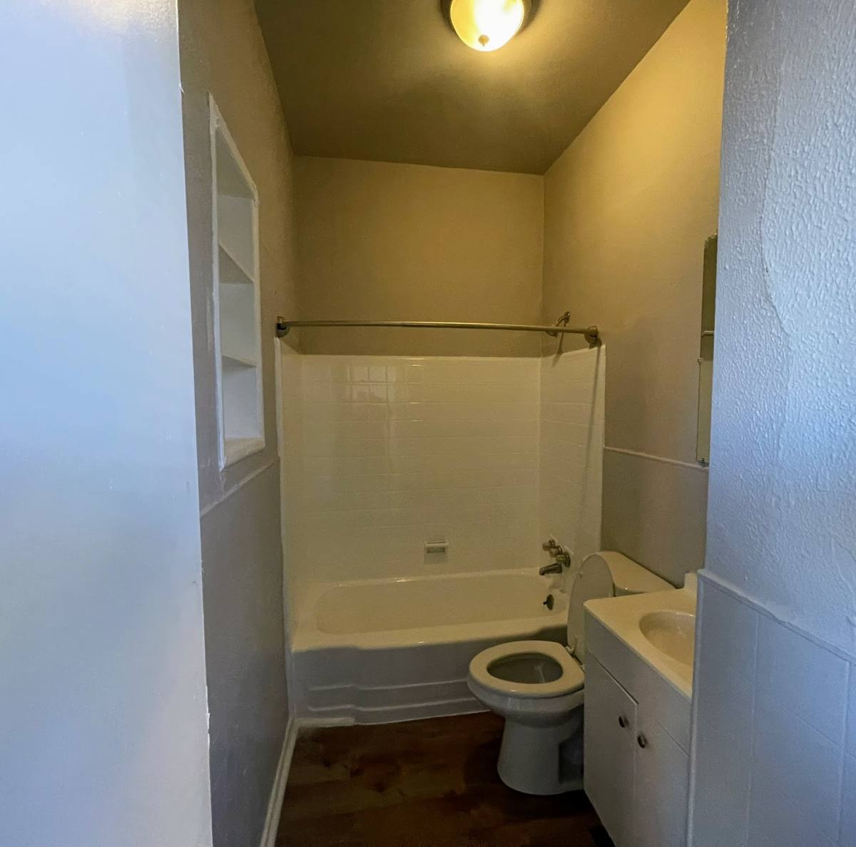 Apartment for rent at 1242 W Allegheny Ave #1R, Philadelphia, PA 19133