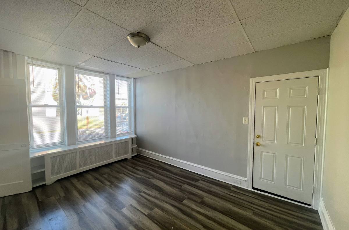 Apartment for rent at 1242 W Allegheny Ave #1R, Philadelphia, PA 19133