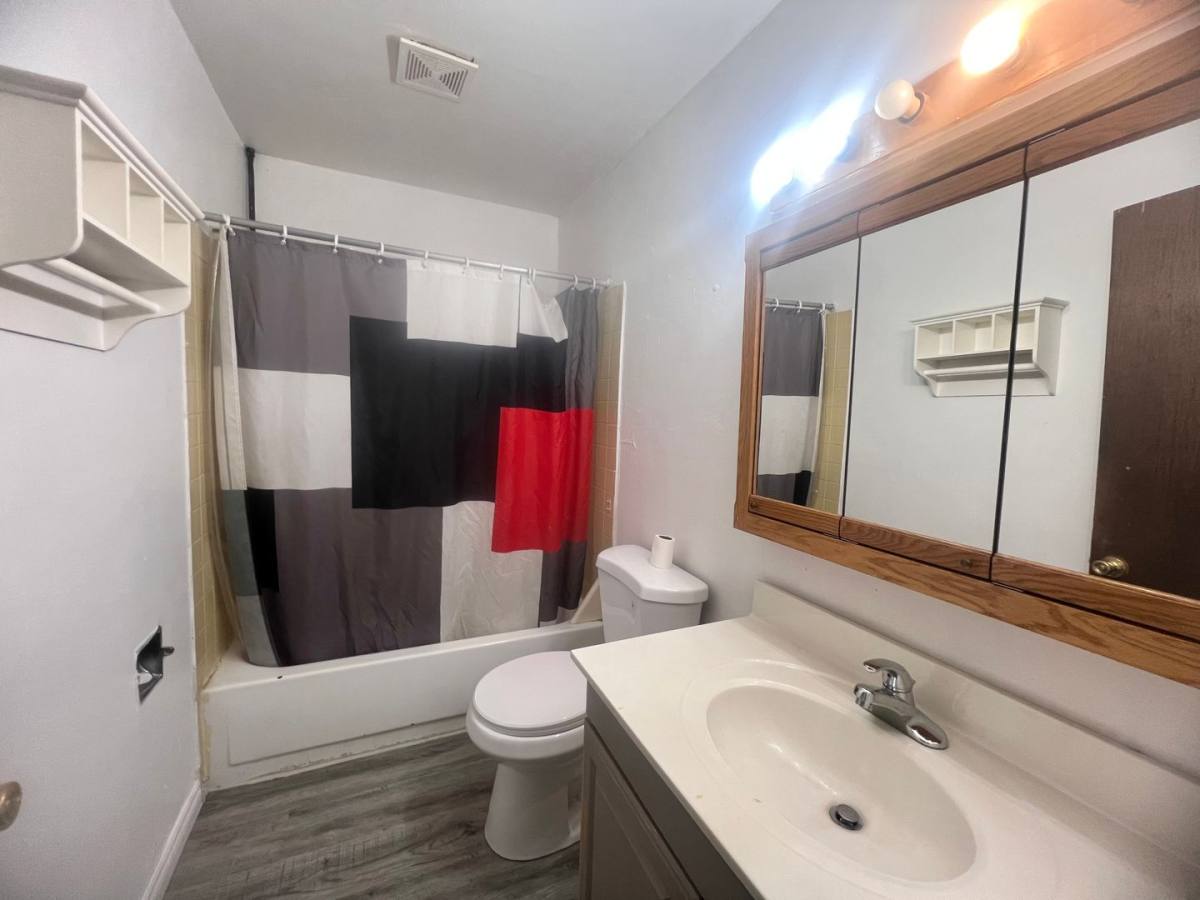 Apartment for rent at 2134 E Locust St, Davenport, IA 52803