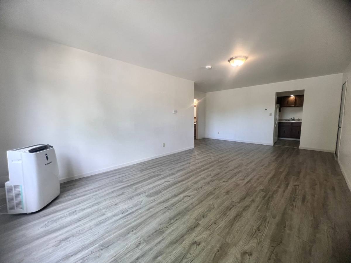 Apartment for rent at 2134 E Locust St, Davenport, IA 52803