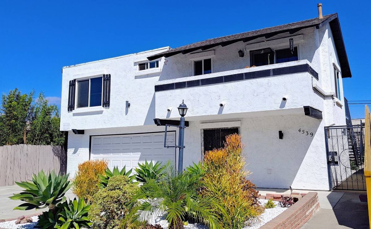 Apartment for rent at 4539 36th St, San Diego, CA 92116