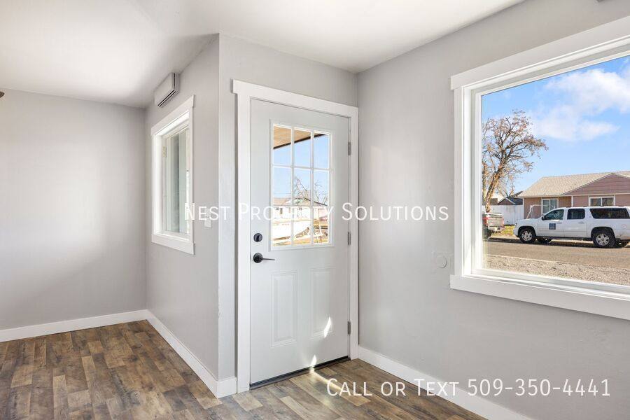 Apartment for rent at 1314 1316 Pershing Rd, Moses Lake, WA 98837