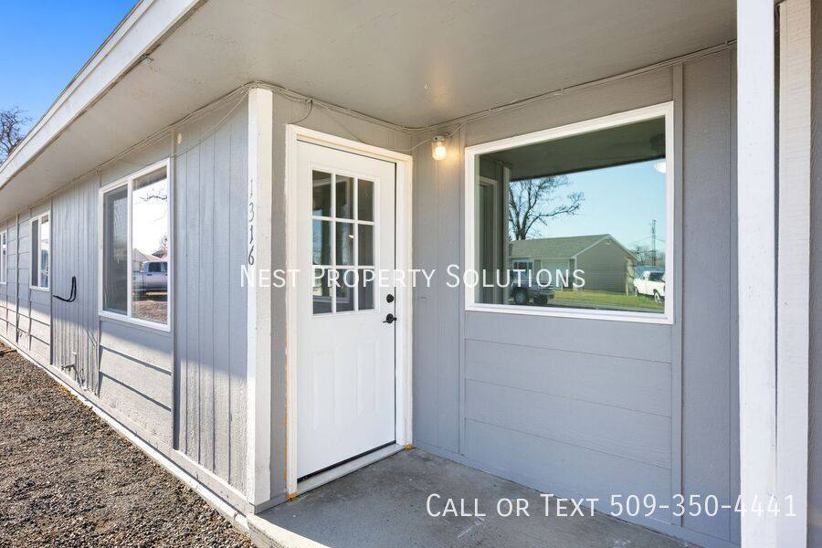 Apartment for rent at 1314 1316 Pershing Rd, Moses Lake, WA 98837