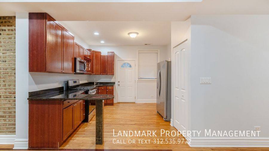 Apartment for rent at 502 E 49th St #203, Chicago, IL 60615