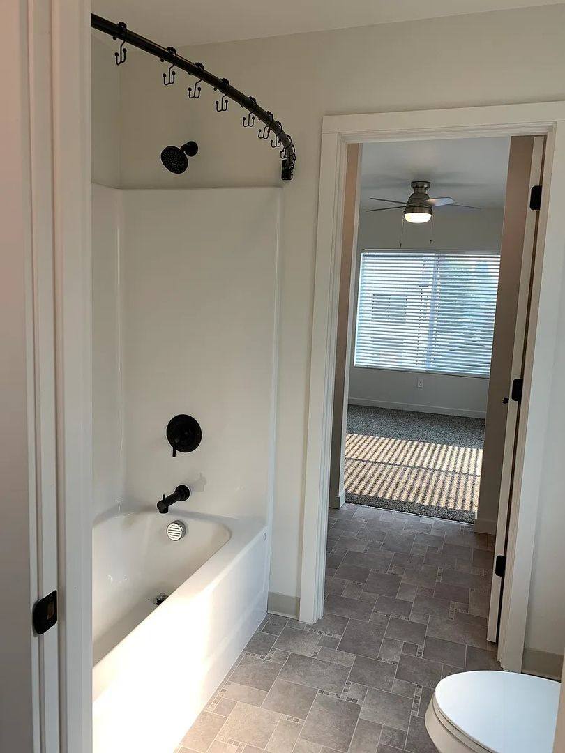Apartment for rent at 411 Holbrook Lane, Creswell, OR 97426