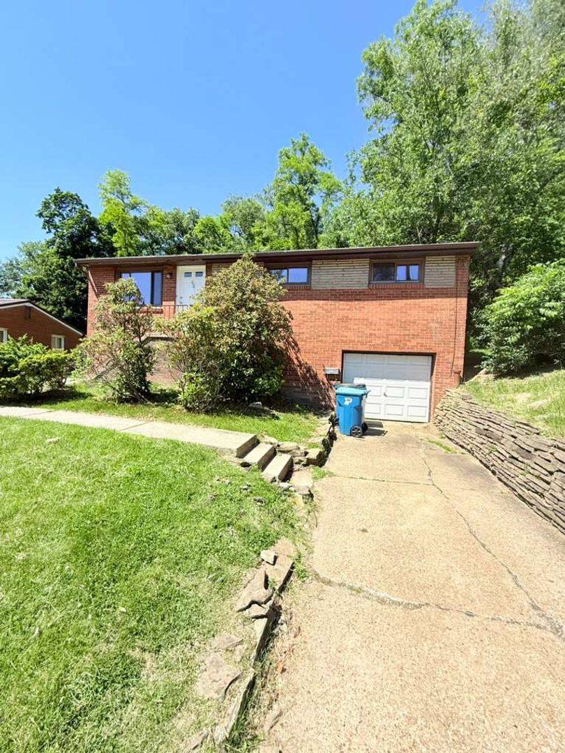 House for rent at 224 Jacob Dr, Pittsburgh, PA 15235