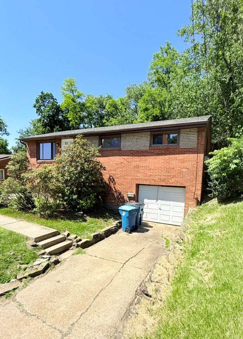 House for rent at 224 Jacob Dr, Pittsburgh, PA 15235