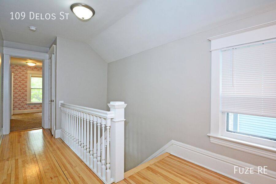 House for rent at 109 Delos St, Saint Paul, MN 55107
