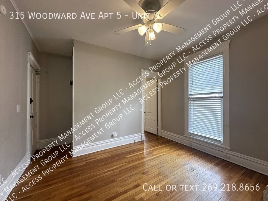Apartment for rent at 315 Woodward Ave #5, Kalamazoo, MI 49007
