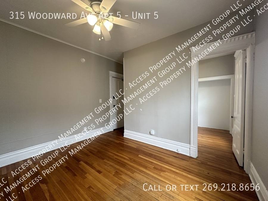 Apartment for rent at 315 Woodward Ave #5, Kalamazoo, MI 49007