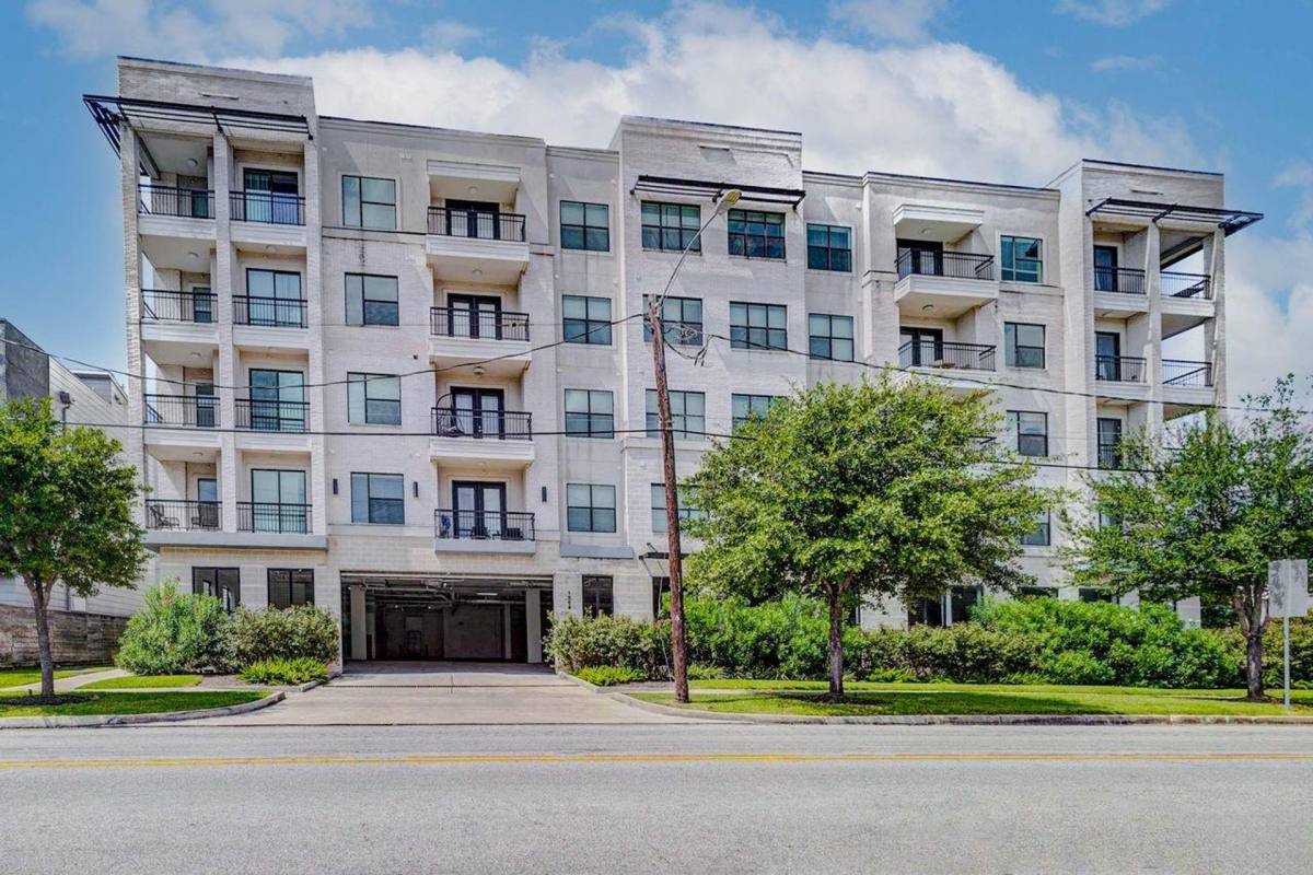 Apartment for rent at 1508 Blodgett, Houston, TX 77004