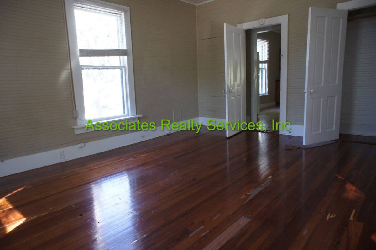 Apartment for rent at 115 NE 9th St, Gainesville, FL 32601