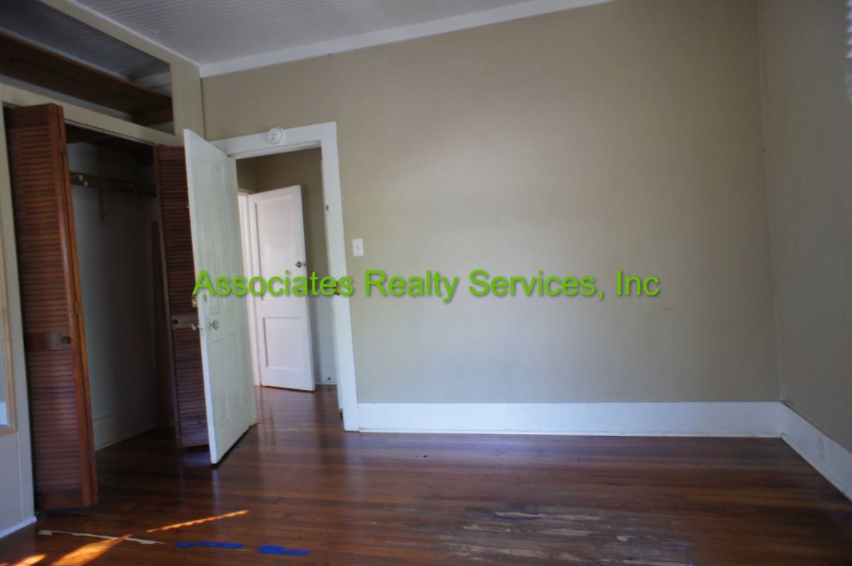 Apartment for rent at 115 NE 9th St, Gainesville, FL 32601