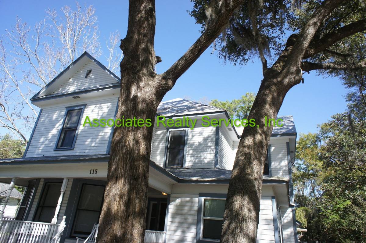 Apartment for rent at 115 NE 9th St, Gainesville, FL 32601