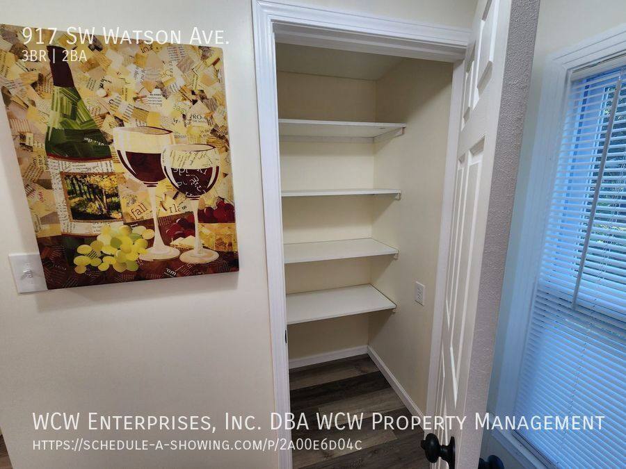 House for rent at 917 SW Watson Ave, Topeka, KS 66606
