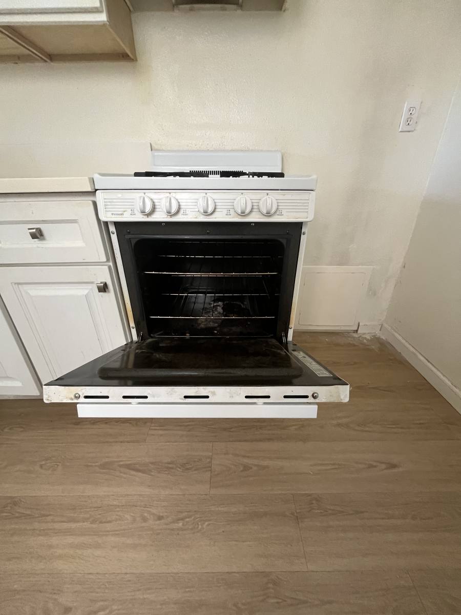 Apartment for rent at 11438 Killion St #2, North Hollywood, CA 91601