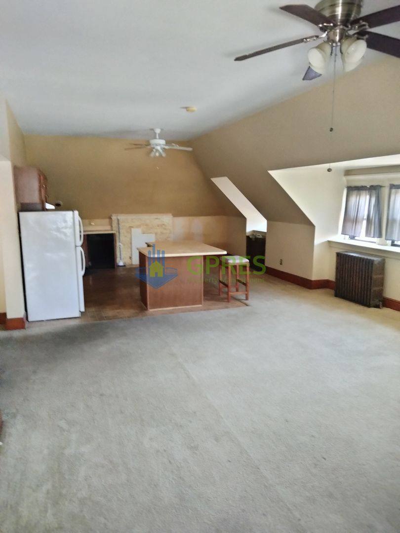 Apartment for rent at 425 S Aiken Ave, Pittsburgh, PA 15232