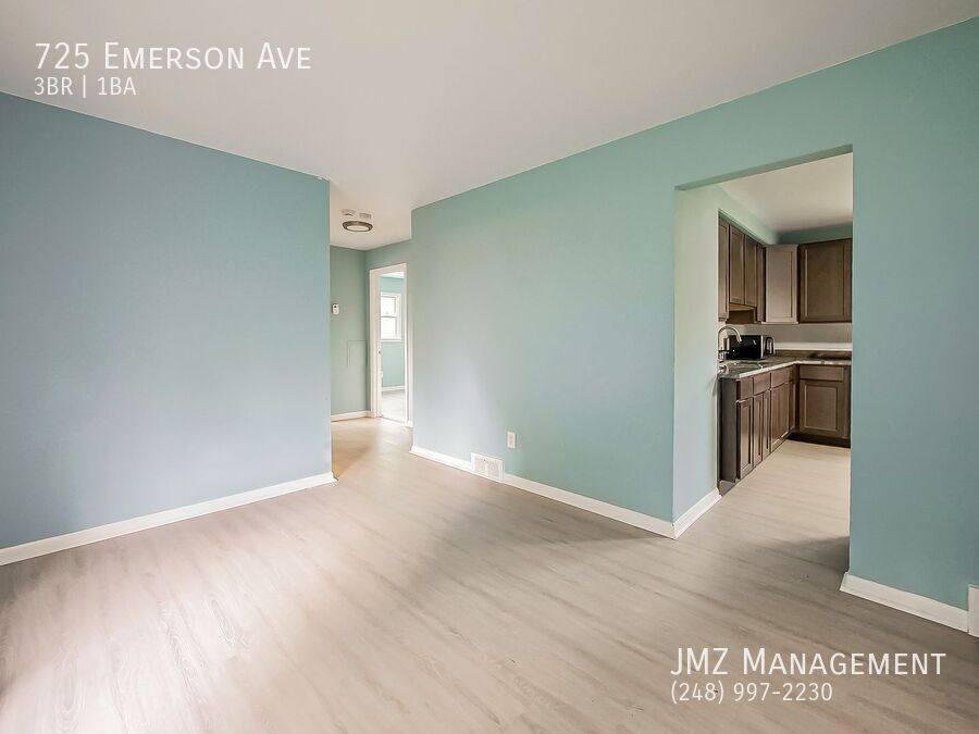 House for rent at 725 Emerson Ave, Pontiac, MI 48340