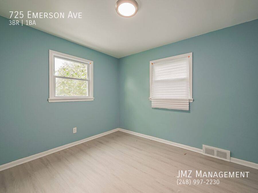 House for rent at 725 Emerson Ave, Pontiac, MI 48340