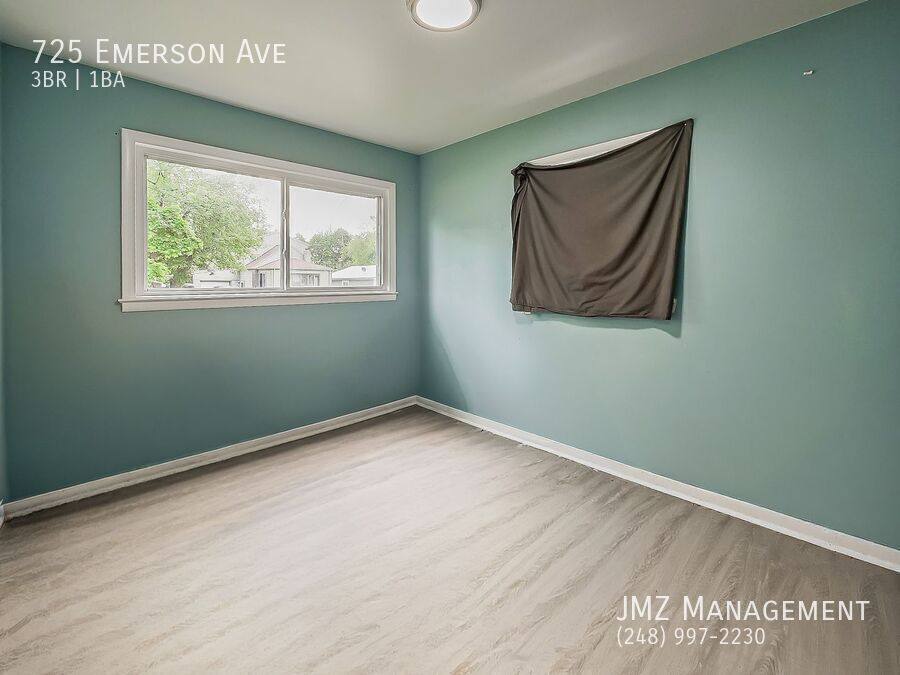 House for rent at 725 Emerson Ave, Pontiac, MI 48340