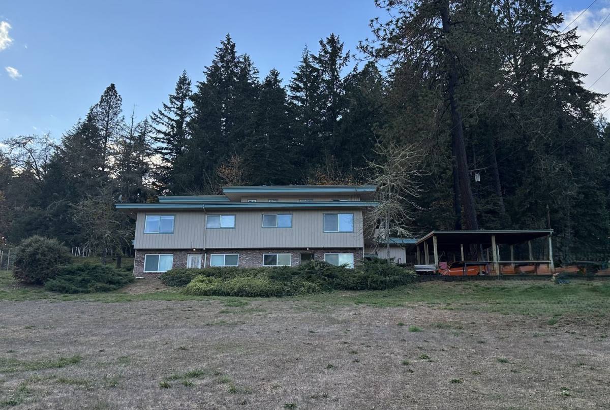 Apartment for rent at 128 Lee Ave Apts, Glide, OR 97443