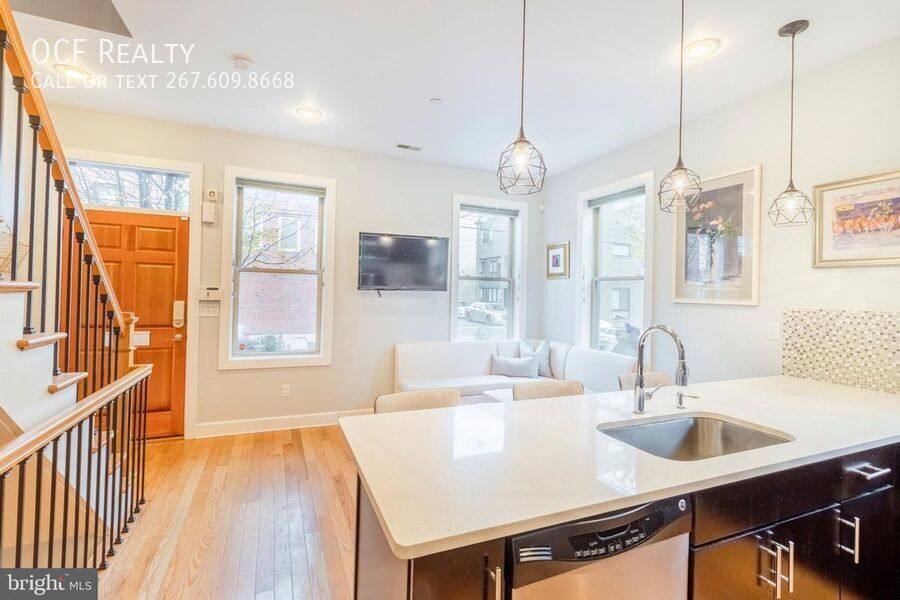 House for rent at 1001 S 18th St #A, Philadelphia, PA 19146