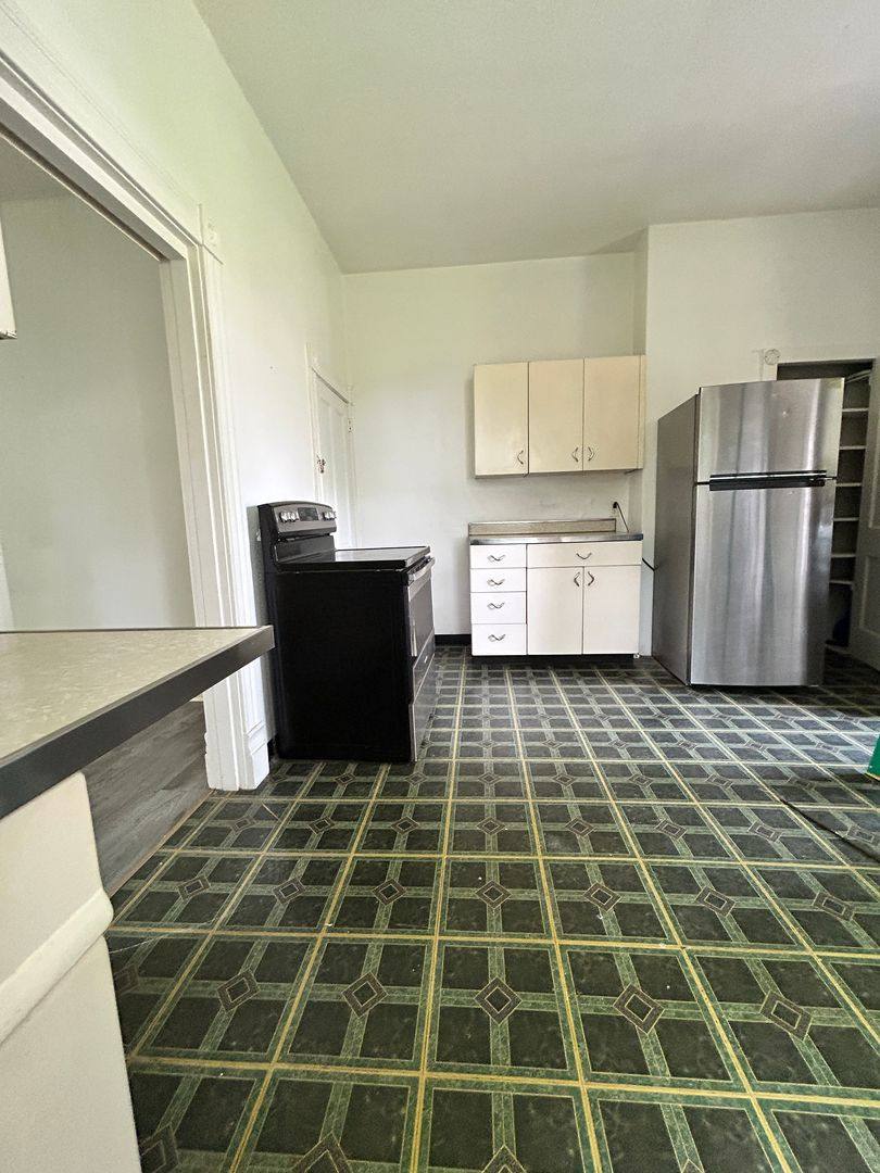 Apartment for rent at 1st Floor, Saint Louis, MO 63125