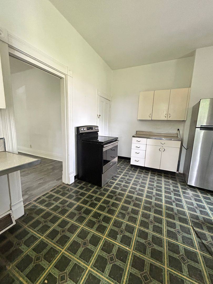 Apartment for rent at 1st Floor, Saint Louis, MO 63125
