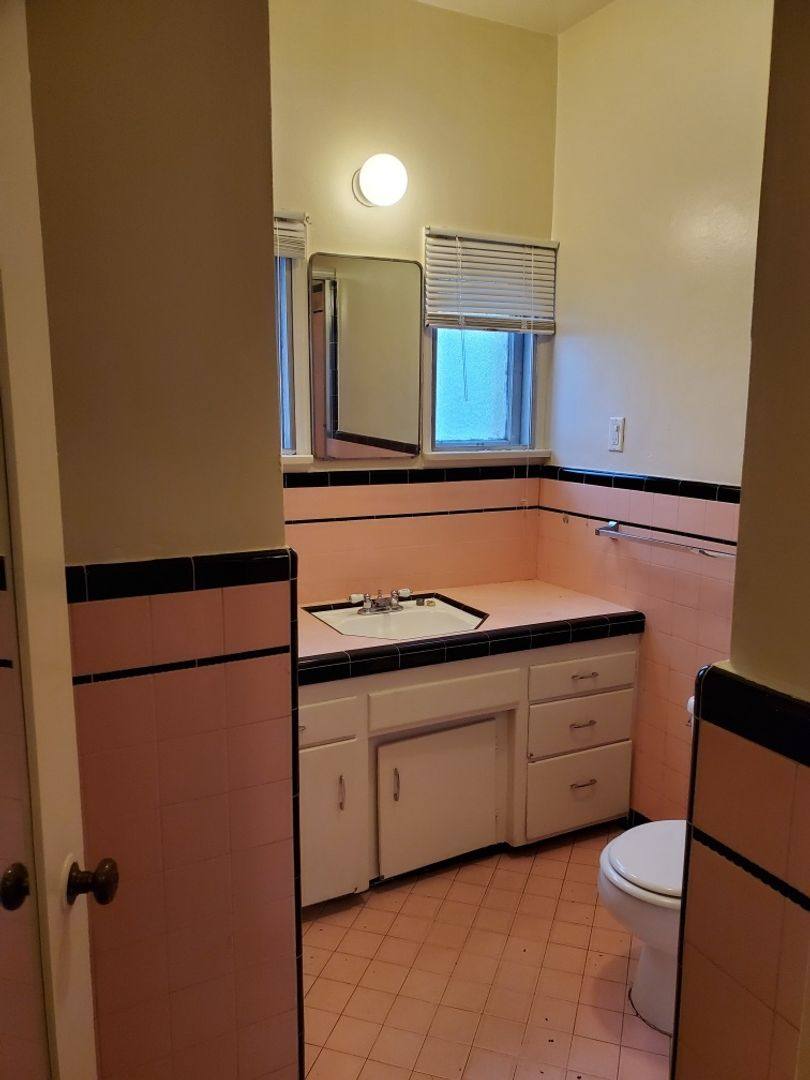 Apartment for rent at 6143 Orange St, Los Angeles, CA 90048
