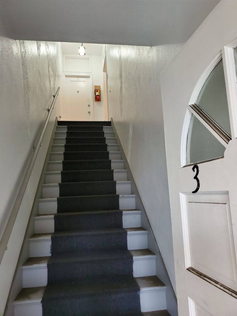 Apartment for rent at 6143 Orange St, Los Angeles, CA 90048