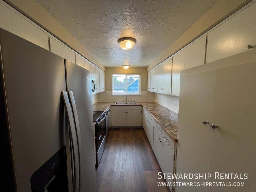Apartment for rent at 1859 W 12th Ave, Eugene, OR 97402