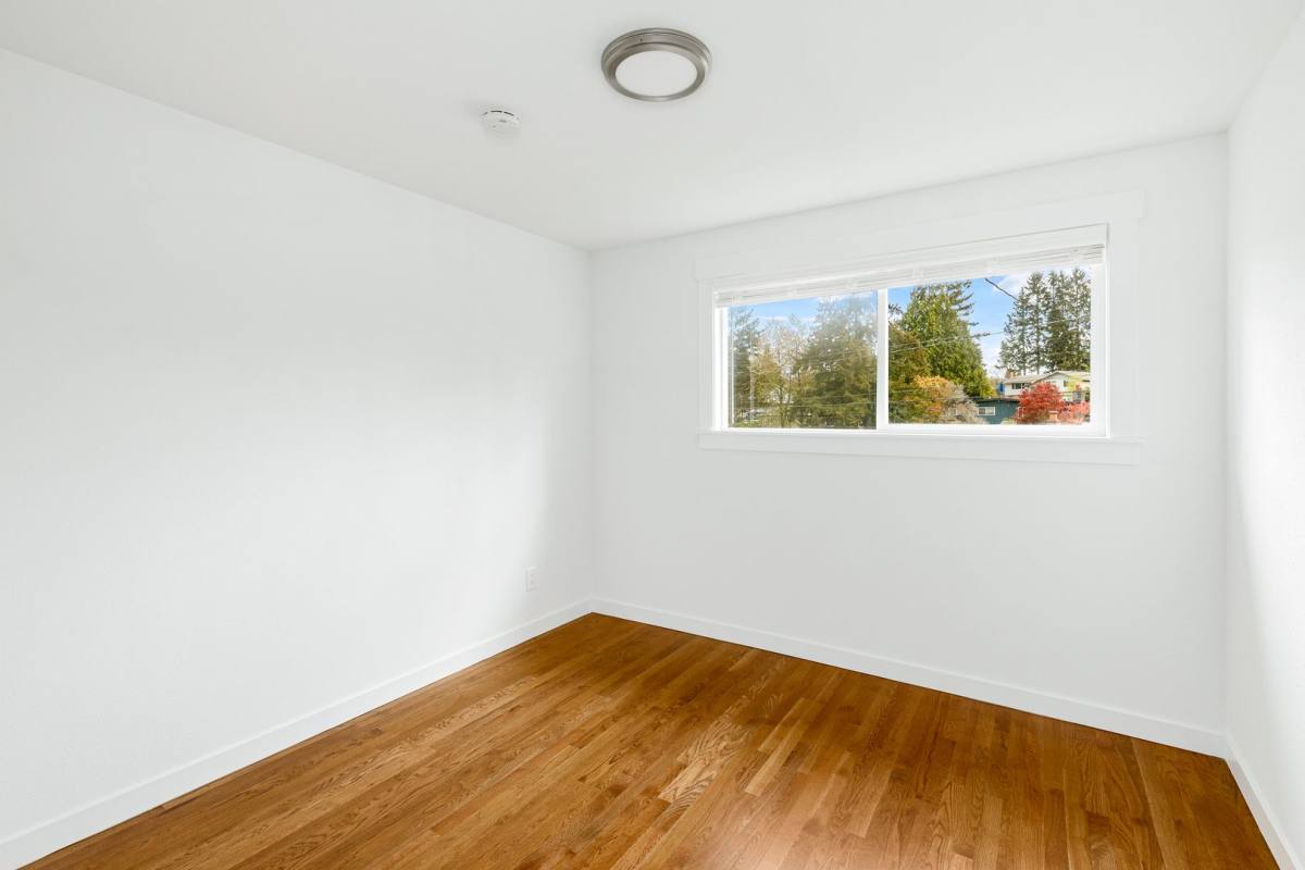 House for rent at 15666 SE 9th St, Bellevue, WA 98008