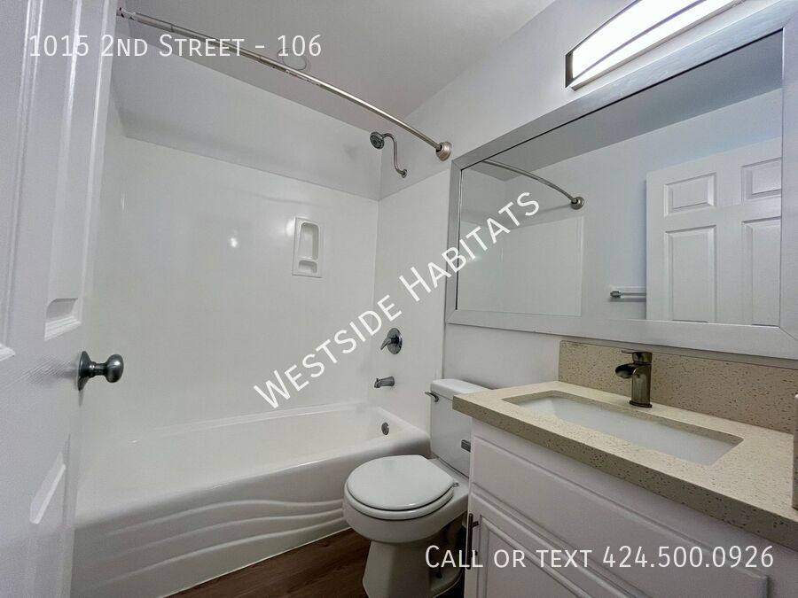 Apartment for rent at 1015 2nd St #106, Santa Monica, CA 90403