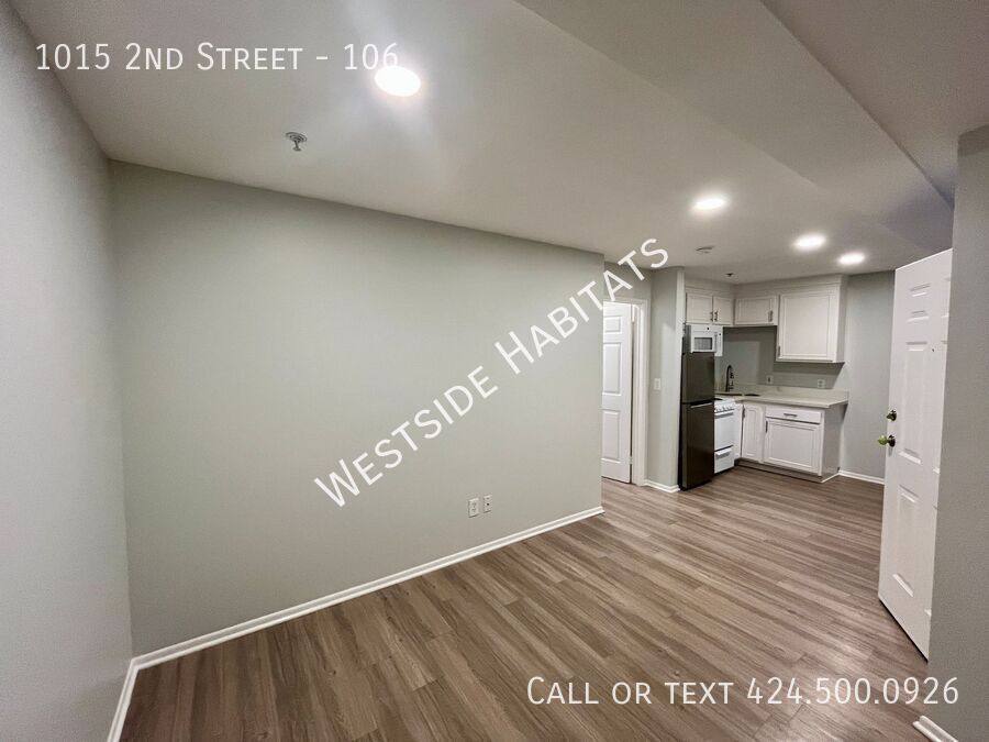 Apartment for rent at 1015 2nd St #106, Santa Monica, CA 90403