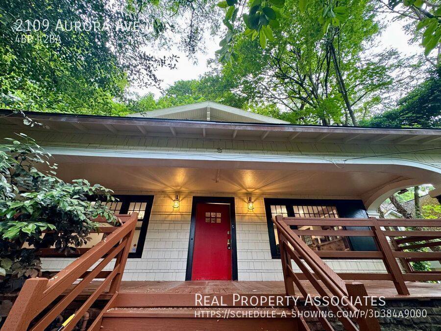 House for rent at 2109 Aurora Ave N, Seattle, WA 98109