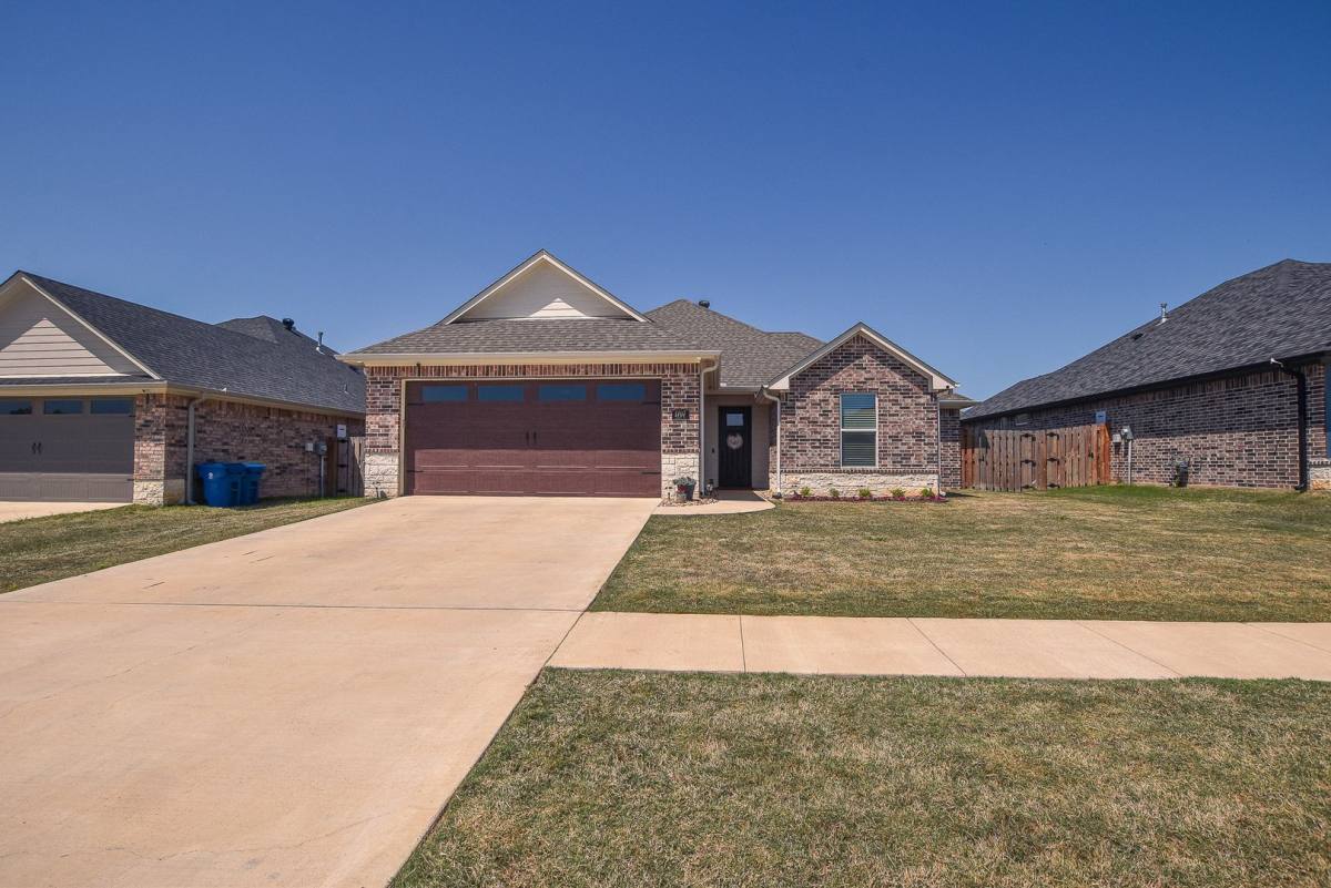 House for rent at 1707 Jessica Dr, Whitehouse, TX 75791