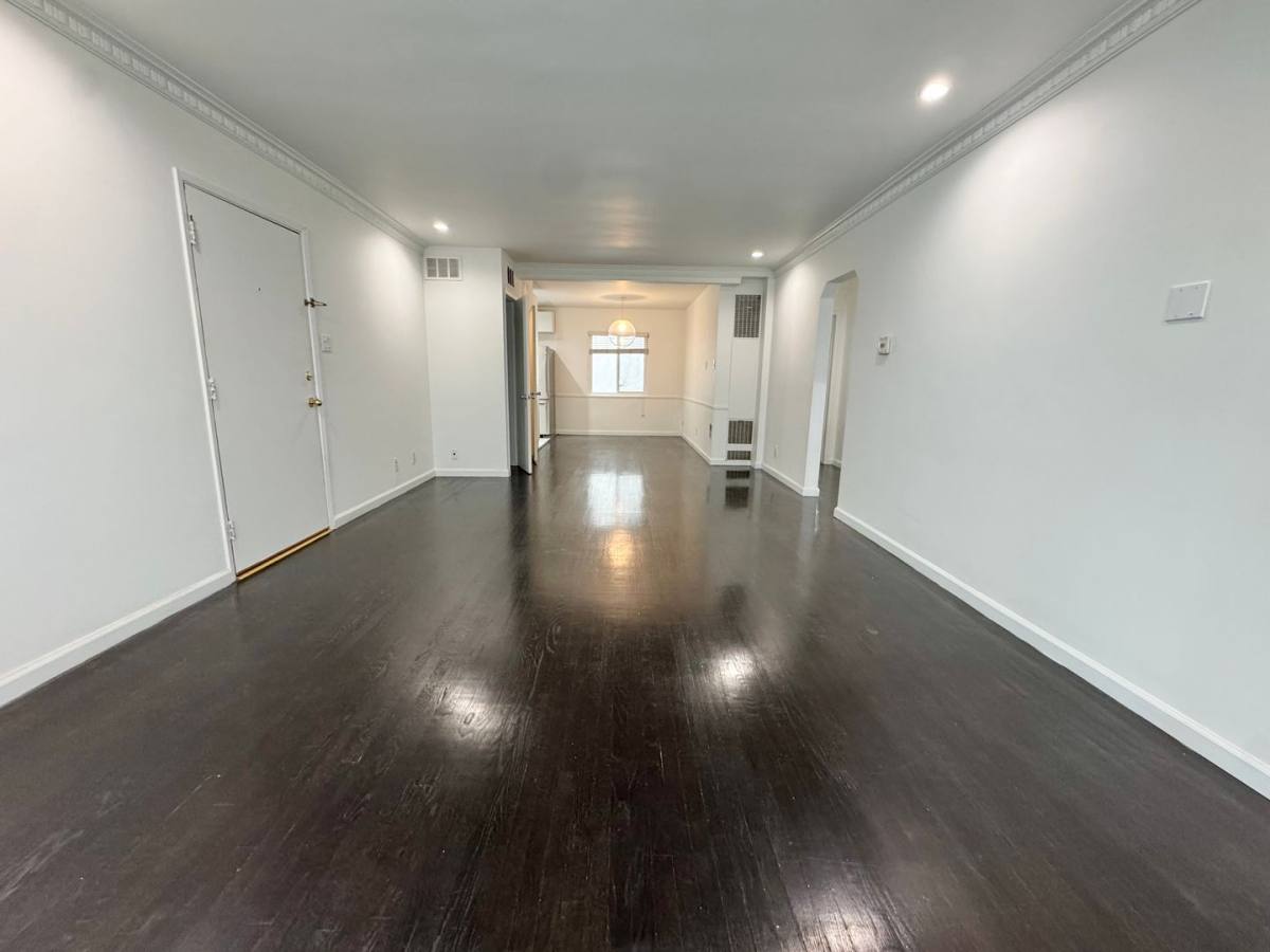 Apartment for rent at 307 S Clark Dr, Los Angeles, CA 90048
