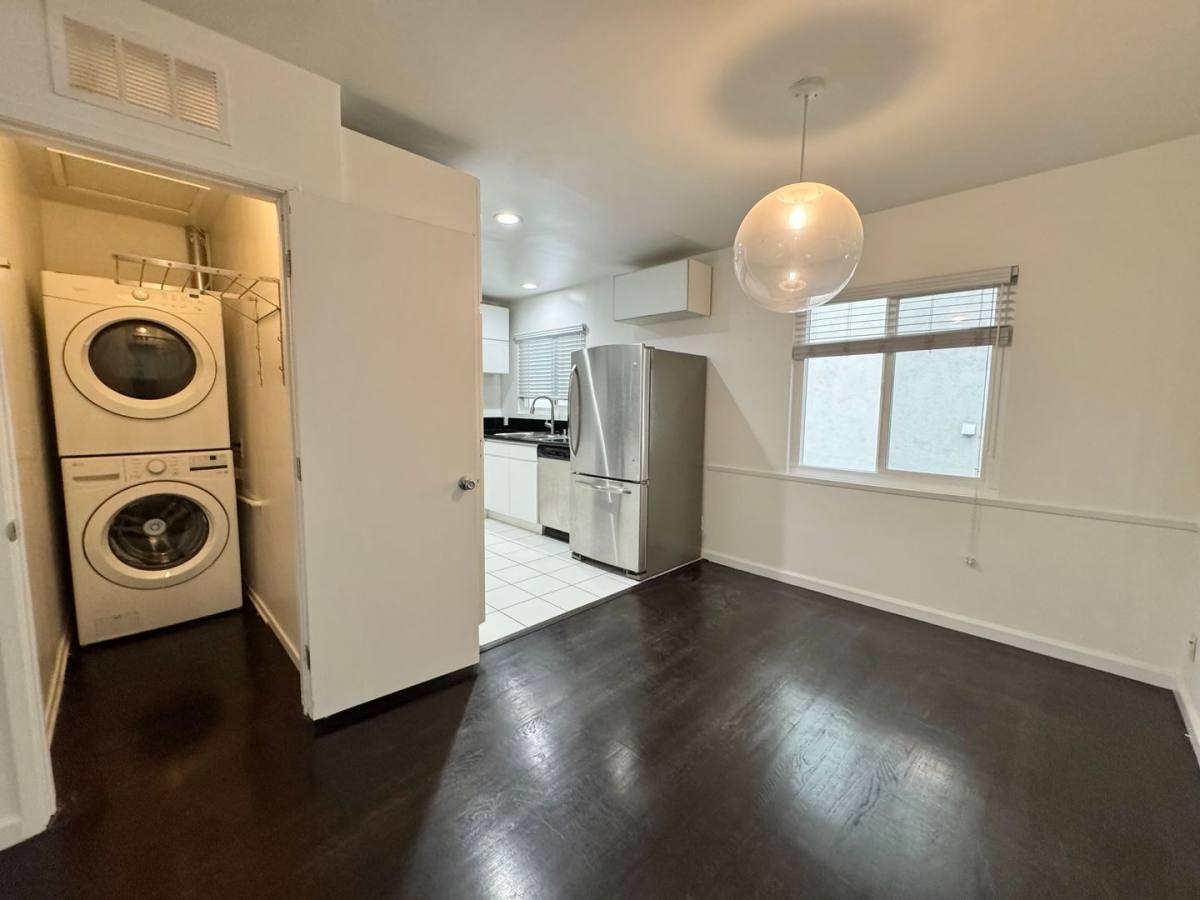 Apartment for rent at 307 S Clark Dr, Los Angeles, CA 90048