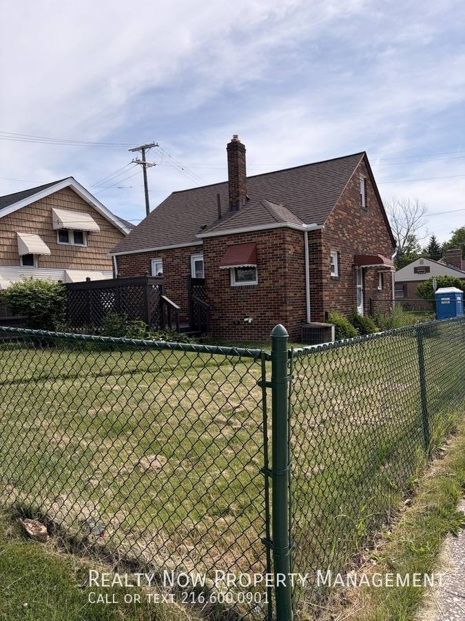House for rent at 5032 E 110th St, Cleveland, OH 44125