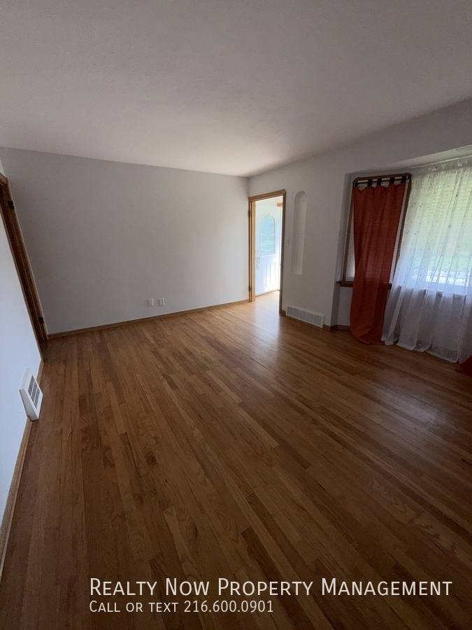 House for rent at 5032 E 110th St, Cleveland, OH 44125