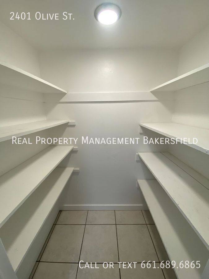 Apartment for rent at 2401 Olive St, Bakersfield, CA 93301