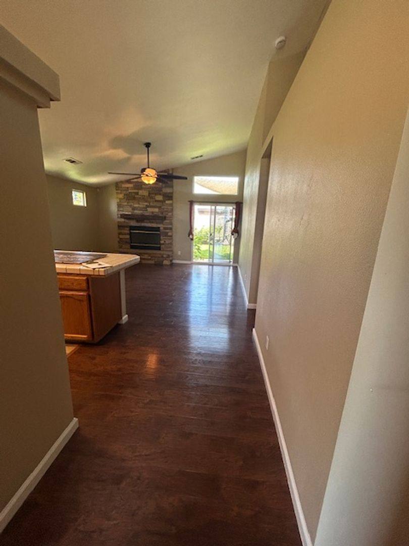 House for rent at 1896 Mathew Ave, Farmersville, CA 93223