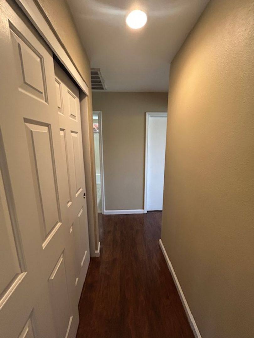 House for rent at 1896 Mathew Ave, Farmersville, CA 93223