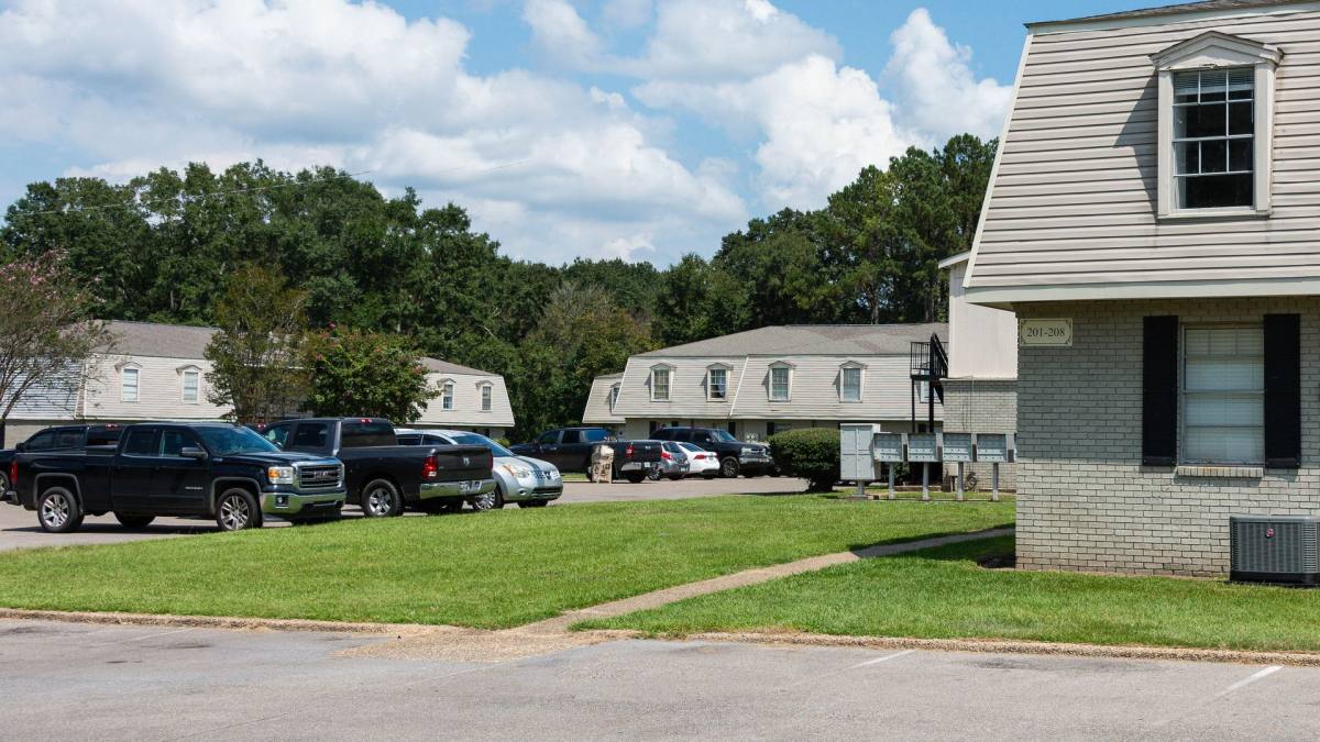 Apartment for rent at 22 Central School Rd, Hattiesburg, MS 39401