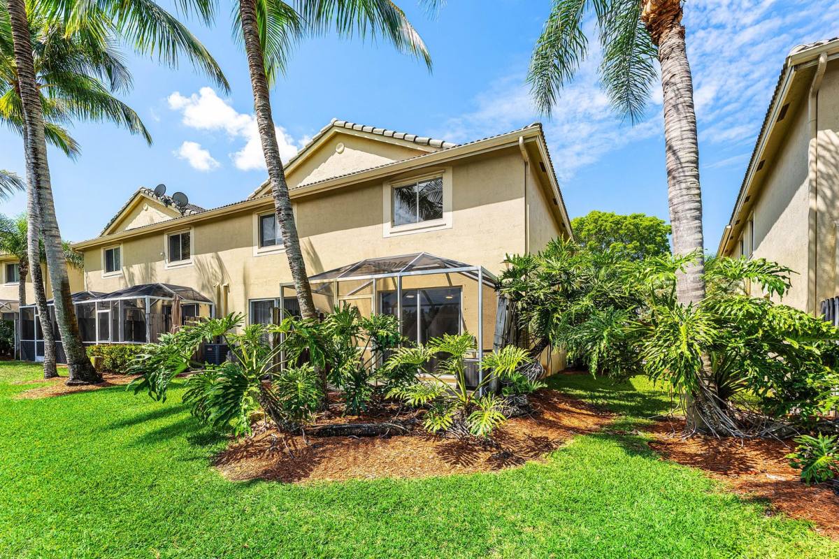 Townhouse for rent at 2482 Cordoba Bend, Fort Lauderdale, FL 33327