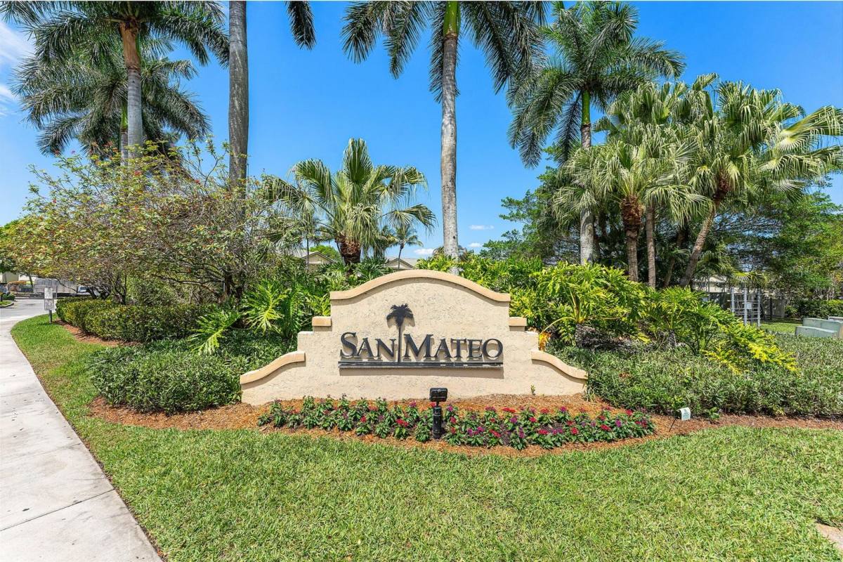 Townhouse for rent at 2482 Cordoba Bend, Fort Lauderdale, FL 33327