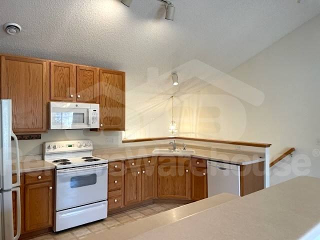Townhouse for rent at 5422 Elm Grove Ave, Minneapolis, MN 55428