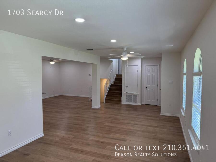 House for rent at 1703 Searcy Dr, San Antonio, TX 78232