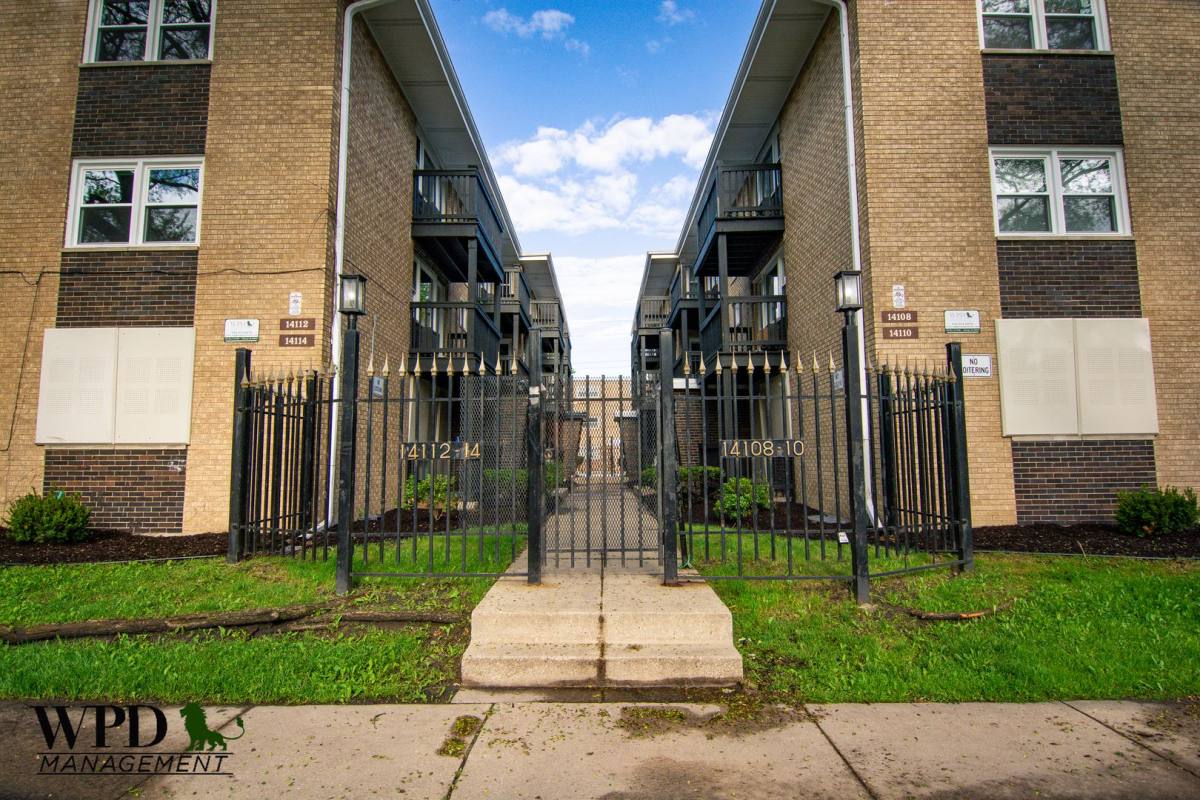 Apartment for rent at 14108-10 S Tracy Ave, Riverdale, IL 60827